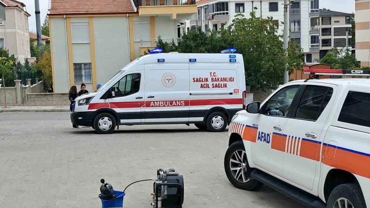 Karaman’da evlerinde ölü bulunan karı kocanın cenazelerinin çıkarılmasının ardından AFAD ekipleri, kimyasal madde şüphes