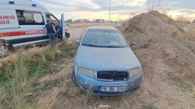 Karaman’da pikap ile otomobilin çarpışması sonucu meydana gelen trafik kazasında 2 kişi yaralandı.