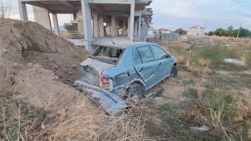 Karaman Sümer Mahallesi kavşağında pikap ile otomobilin çarpışması sonucu meydana gelen trafik kazası