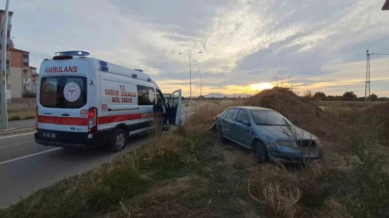 Karaman’da pikap ile otomobilin çarpışması sonucu meydana gelen trafik kazasında 2 kişi yaralandı.