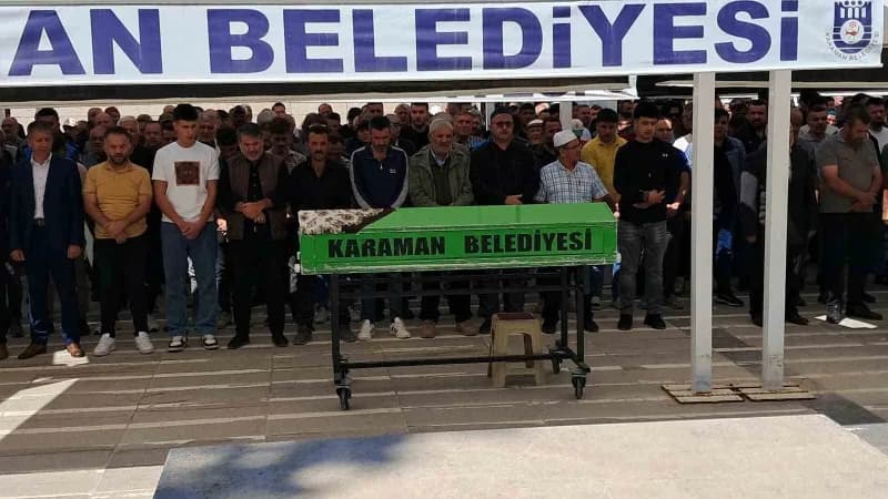 Karaman’da evlerinde ölü bulunan karı kocanın cenaze töreninden görüntü