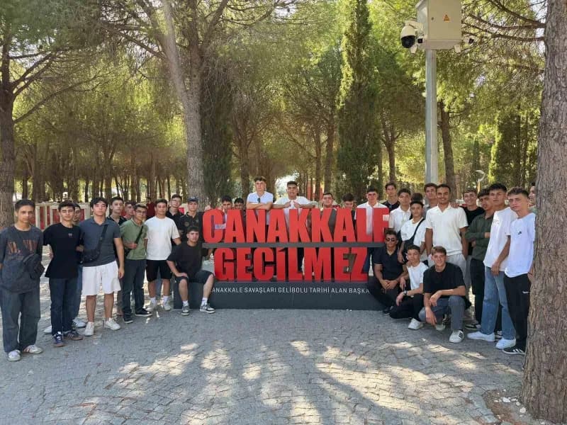Karapınar ve Emirgazili gençler Çanakkale Savaşları tarihi alanlarını ve şehitlikleri ziyaret ediyor