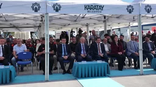 Karatay Belediyesi Arama Kurtarma Teşkilatı akreditasyon töreninde ekip ve yetkililer bir arada