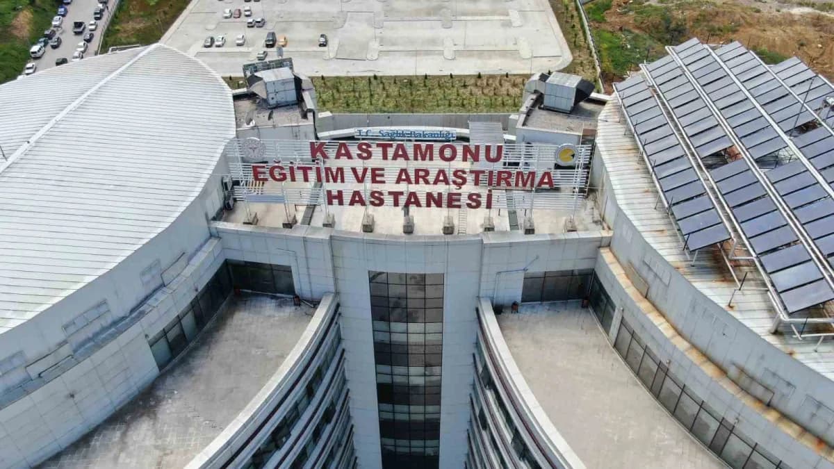 Kastamonu’nun Küre ilçesinde tekstil atölyesinde çalışan 12 işçi, karbonmonoksit gazı zehirlenmesi şüphesiyle hastaneye