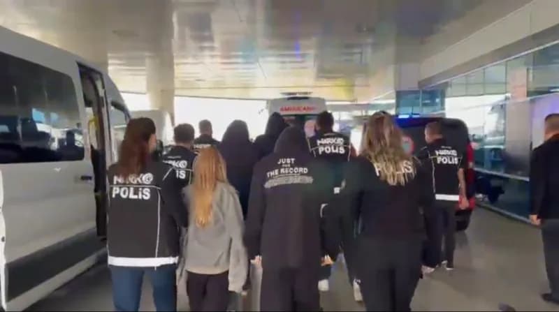 Kargoyla uyuşturucu ticaretine büyük darbe: 8 şüpheli tutuklandı