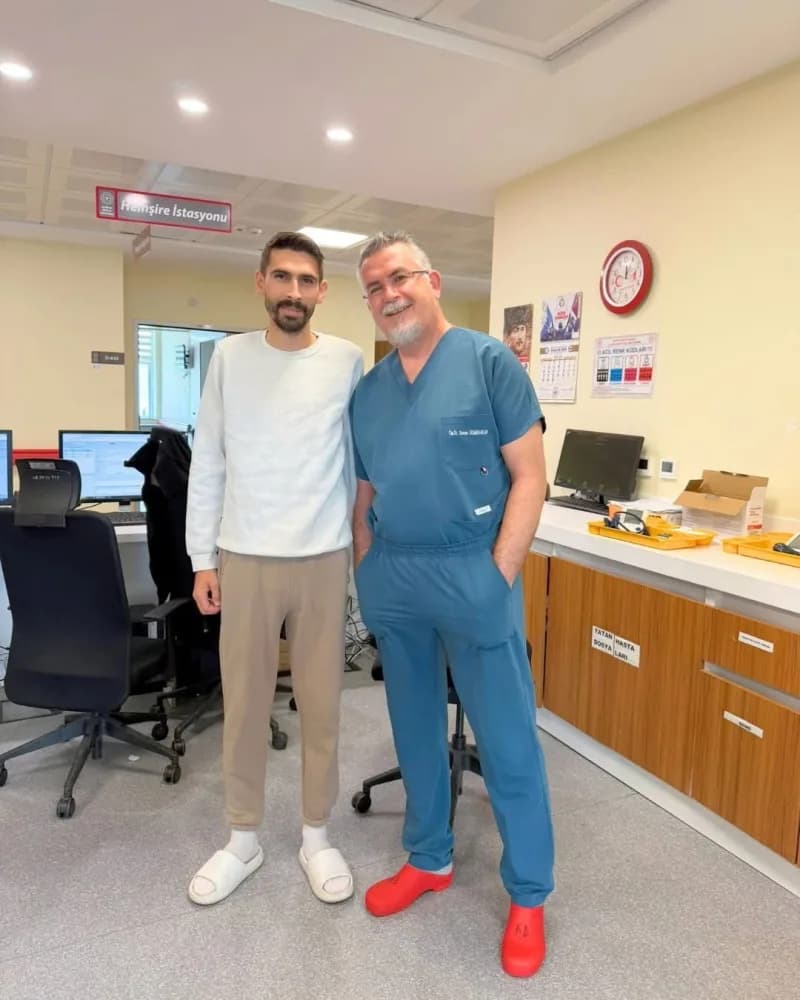 Antalya ve Isparta’da farklı sağlık kuruluşlarına başvuran 30 yaşındaki Veli Kapan’ın karın bölgesinde tespit edilen yak