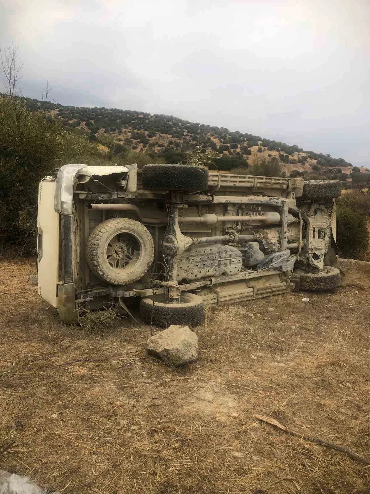 Karpuzlu’da kamyonet takla attı: 3 yaralı