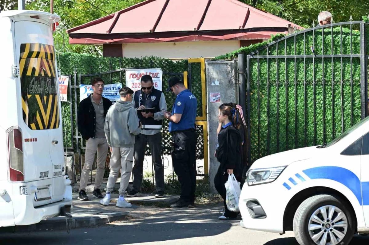 Kars’ta okul çevreleri ve servislerde sıkı denetim(Kars-iha)