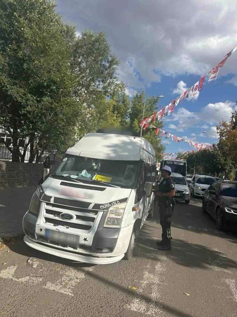 Kars’ta okul servislerine sıkı denetim: her şey çocukların güvenliği için(Kars-iha)