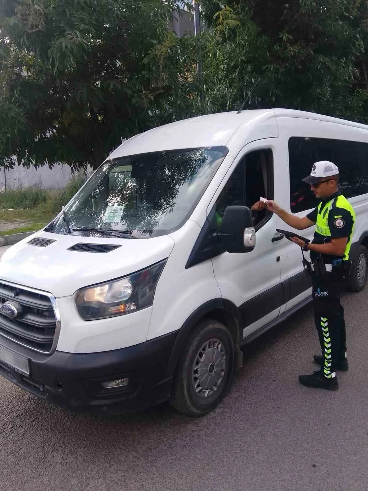Kars’ta okul servislerine sıkı denetim: her şey çocukların güvenliği için(Kars-iha)