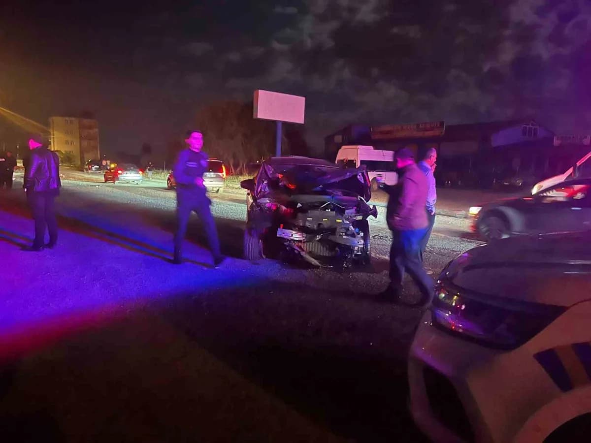 Kars'ta trafik kazası: 4 yaralı(Kars-iha)