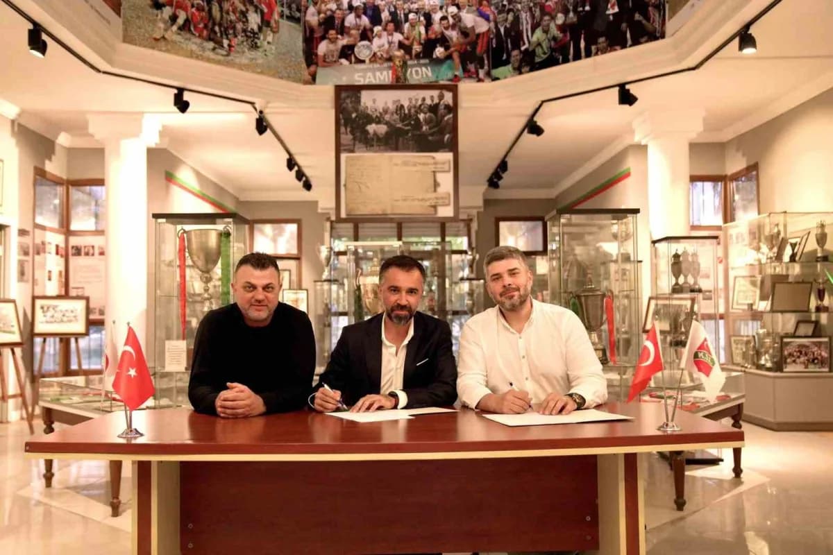 Karşıyaka Basketbol takımının genel menajeri Selim Çınar görev başında