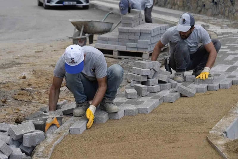 Kartal Yakacık Çarşı Mahallesi’nde yeni yapılan sosyal yaşam alanı ve bağlantı yolu çalışmaları