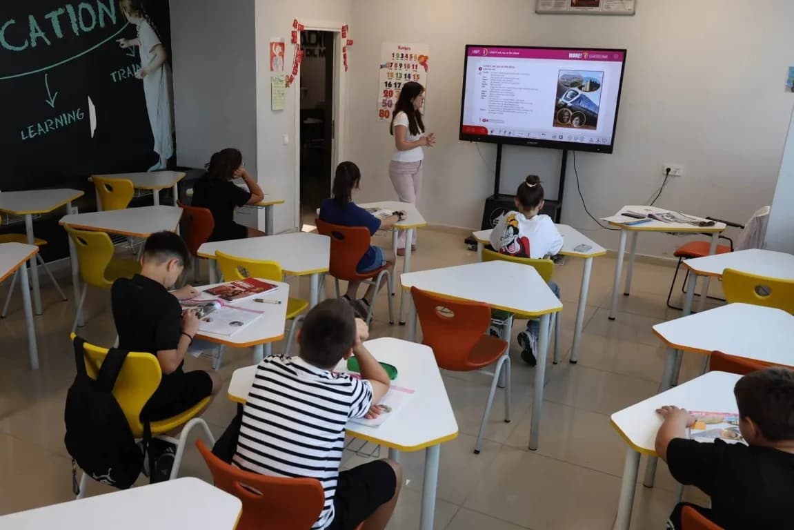 Kartepe’de gençlere yönelik eğitim, sanat ve kişisel gelişim programlarının yer aldığı Genç Akademi’de yeni dönem kayıtl