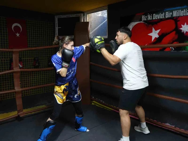 Kastamonu Üniversitesi İletişim Fakültesi Radyo, Televizyon ve Sinema Bölümü öğrencisi Hazal Baştan, “Annem ve ablamla b