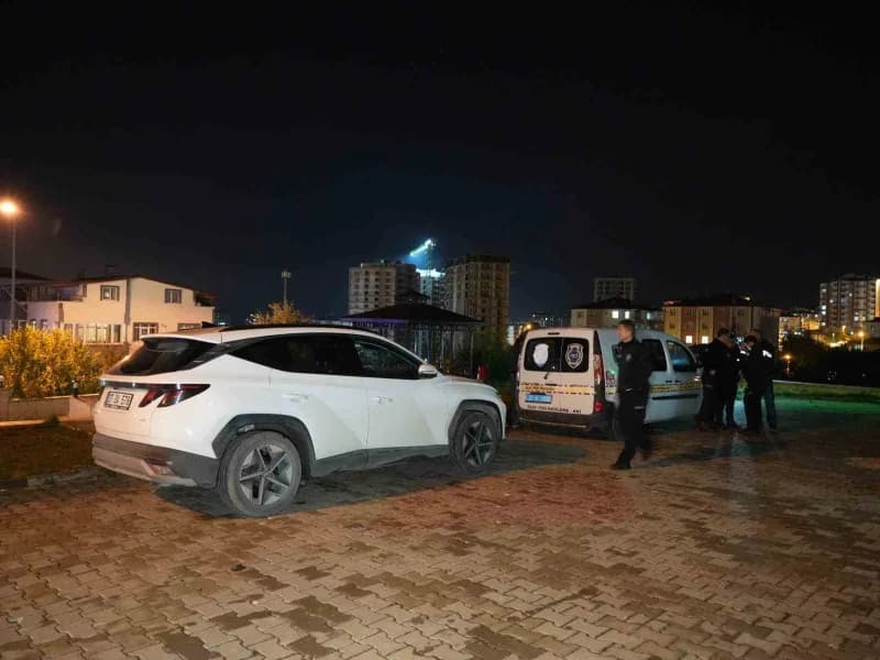 Kastamonu’da sigara içtiği esnada balkondan dengesini kaybederek 12’inci kattan düşen Ayşe koçak hayatını kaybetti.