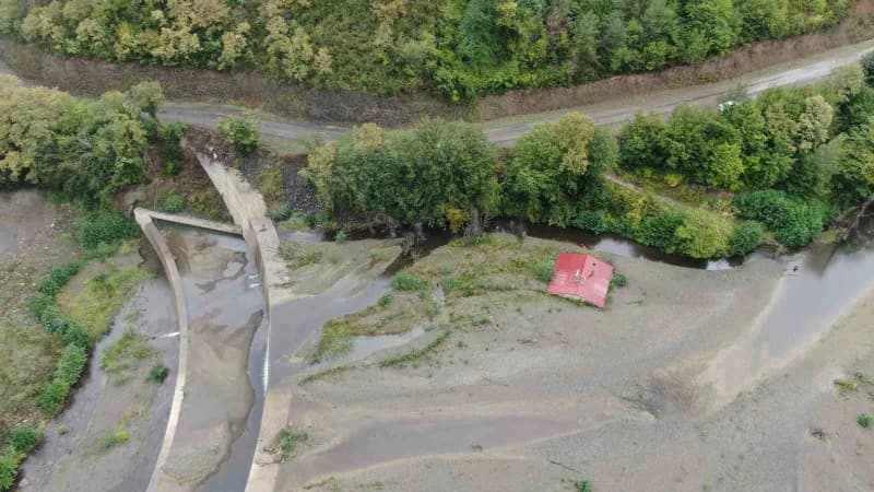 Batı Karadeniz’de 2021 yılında meydana gelen büyük sel felaketinde onlarca binanın hasar gördüğü ve yıkıldığı, 65 kişini
