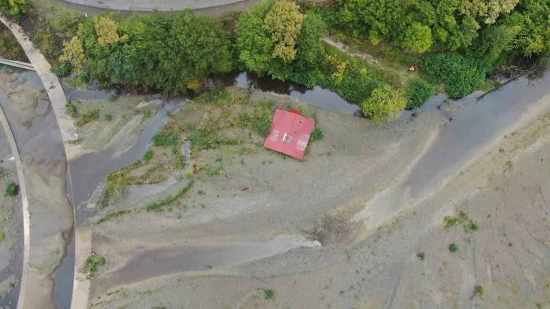 Batı Karadeniz’de 2021 yılında meydana gelen büyük sel felaketinde onlarca binanın hasar gördüğü ve yıkıldığı, 65 kişini