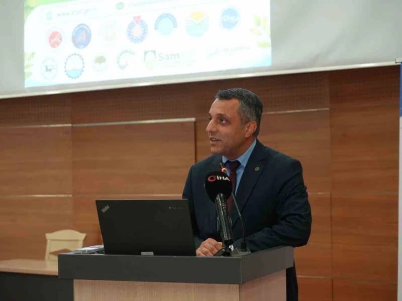 Kastamonu Üniversitesi'nde düzenlenen kırsal turizm kongresinden bir panel görüntüsü