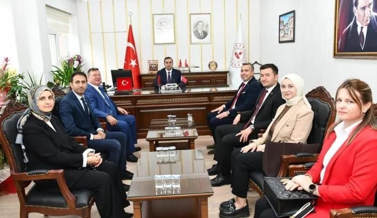 Kaymakam Tahir Yılmaz Osmaneli ilçesinde eğitim camiasıyla toplantı yaparken
