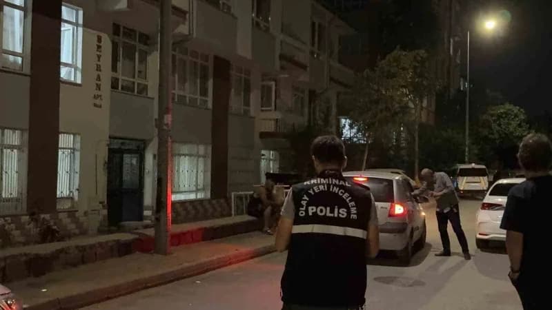 Kayseri’nin Kocasinan ilçesinde iki arkadaş arasında çıkan kavgada bir kişi bıçaklanarak, ağır yaralandı. Ekipler şüphel