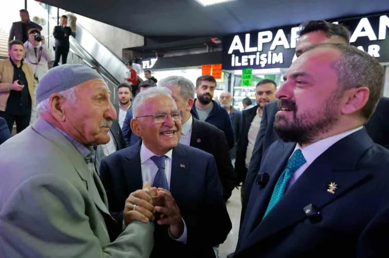 Kayseri Büyükşehir Belediye Başkanı Memduh Büyükkılıç ve AK Parti Genel Başkan Yardımcısı Faruk Acar Kayseri’de kültür v