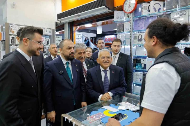 Kayseri Büyükşehir Belediye Başkanı Dr. Memduh Büyükkılıç, ‘türkiye Yüzyılı Buluşmaları’ kapsamında Kayseri’ye gelen AK