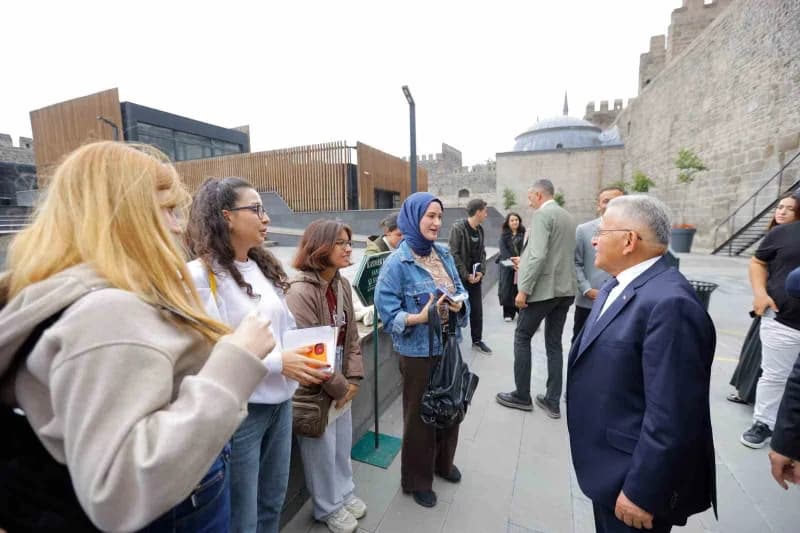 Kayseri Büyükşehir Belediye Başkanı Dr. Memduh Büyükkılıç, ‘türkiye Yüzyılı Buluşmaları’ kapsamında Kayseri’ye gelen AK
