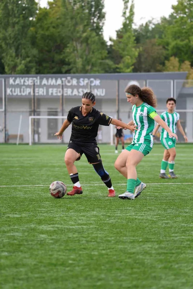 Suwen Kadınlar Süper Lig ekiplerinden Kayseri Kadın Futbol Kulübü ligdeki ikinci galibiyetini aldı.