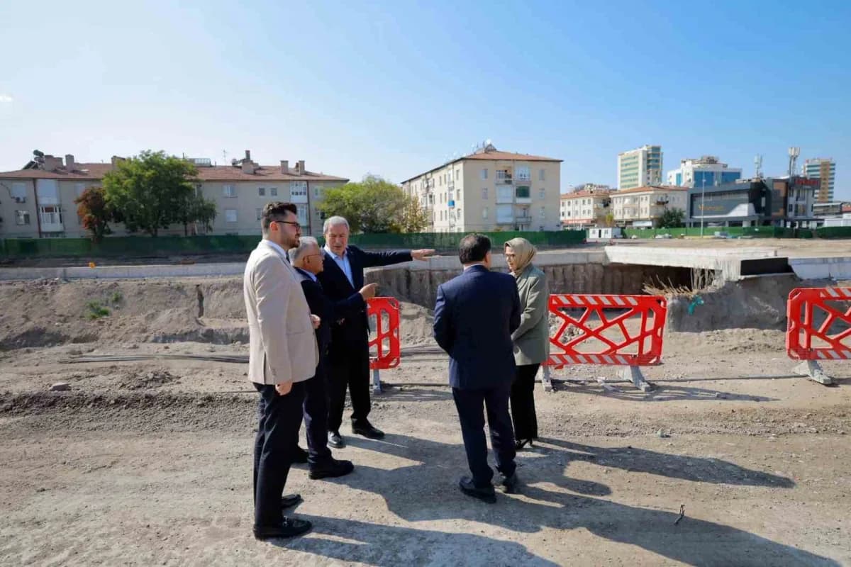 Kayseri Büyükşehir Belediye Başkanı Dr. Memduh Büyükkılıç; TBMM Milli Savunma Komisyonu Başkanı ve AK Parti Kayseri Mill