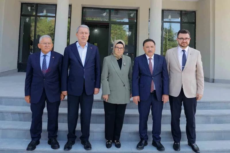 Kayseri Büyükşehir Belediye Başkanı Dr. Memduh Büyükkılıç; TBMM Milli Savunma Komisyonu Başkanı ve AK Parti Kayseri Mill