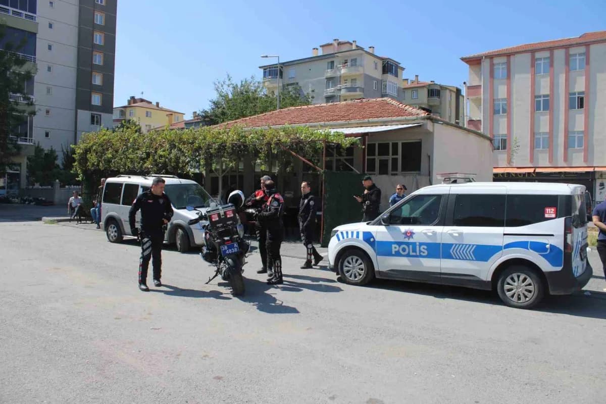 Kayseri Melikgazi ilçesinde kıraathane önünde yaşanan tüfekli saldırı sonrası olay yeri