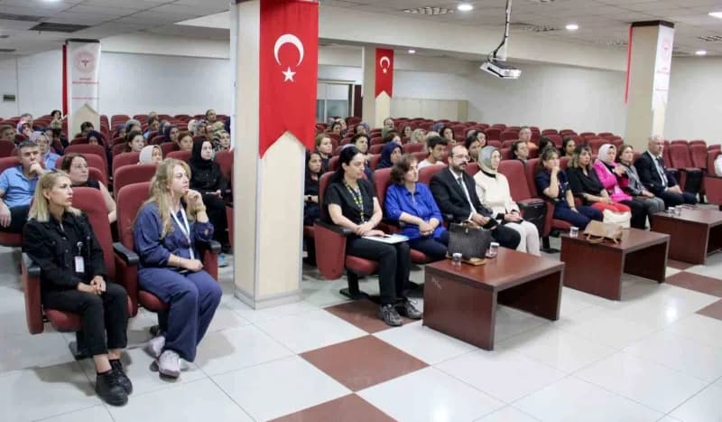 Kayseri Devlet Hastanesi’nde sağlık çalışanlarının mesleki bilgi ve farkındalıklarının artırılması amacıyla ‘klinik Nütr