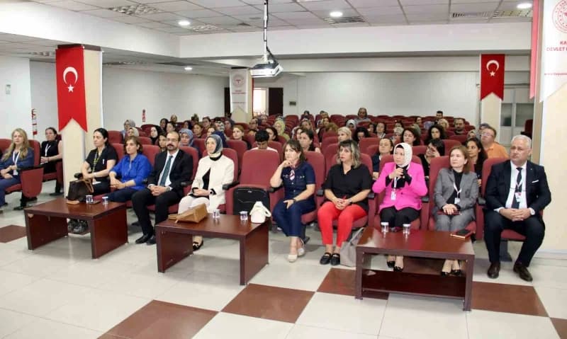 Kayseri Devlet Hastanesi’nde sağlık çalışanlarının mesleki bilgi ve farkındalıklarının artırılması amacıyla ‘klinik Nütr