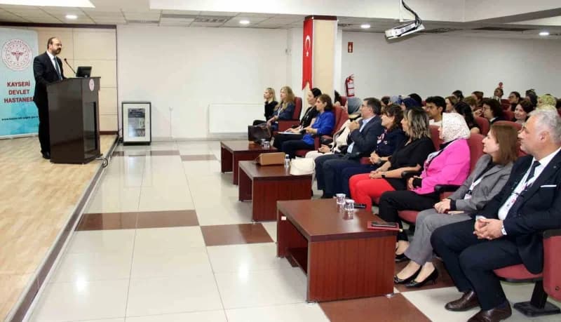 Kayseri Devlet Hastanesi’nde sağlık çalışanlarının mesleki bilgi ve farkındalıklarının artırılması amacıyla ‘klinik Nütr