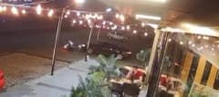 Kayseri Kocasinan’da motosikletin yol vermek için duran otomobile çarpma anı güvenlik kamerasında