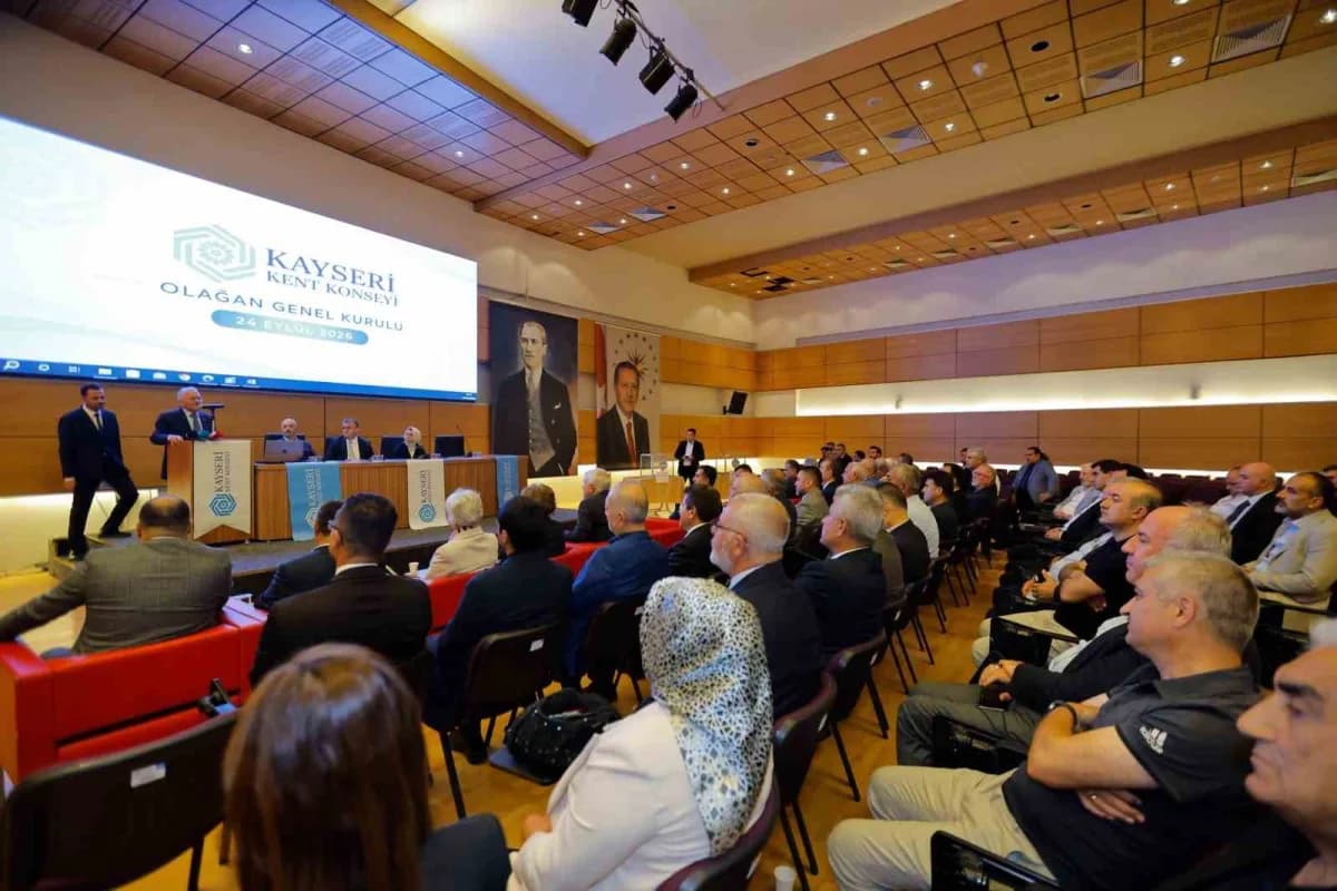 Kayseri Büyükşehir Belediye Başkanı Dr. Memduh Büyükkılıç, Kayseri Kent Konseyi’nin Seçimli Olağan Genel Kurulu’na katıl