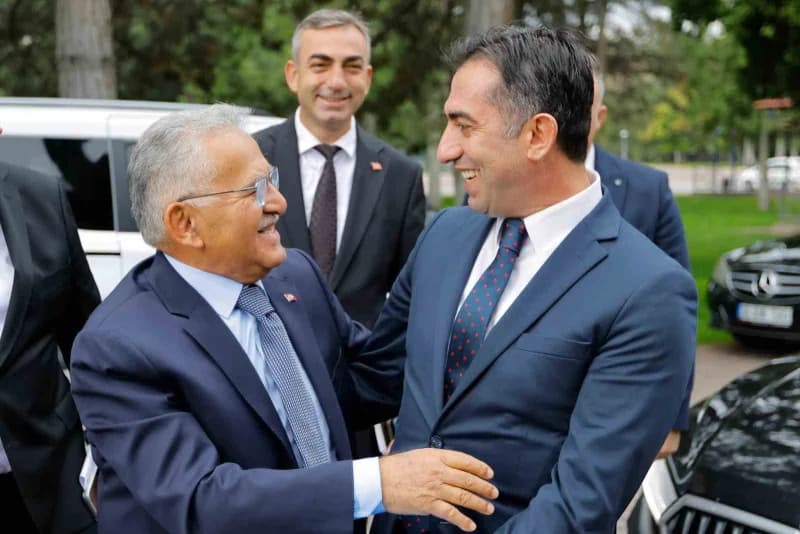 Kayseri Büyükşehir Belediye Başkanı Dr. Memduh Büyükkılıç, Kayseri Kent Konseyi’nin Seçimli Olağan Genel Kurulu’na katıl