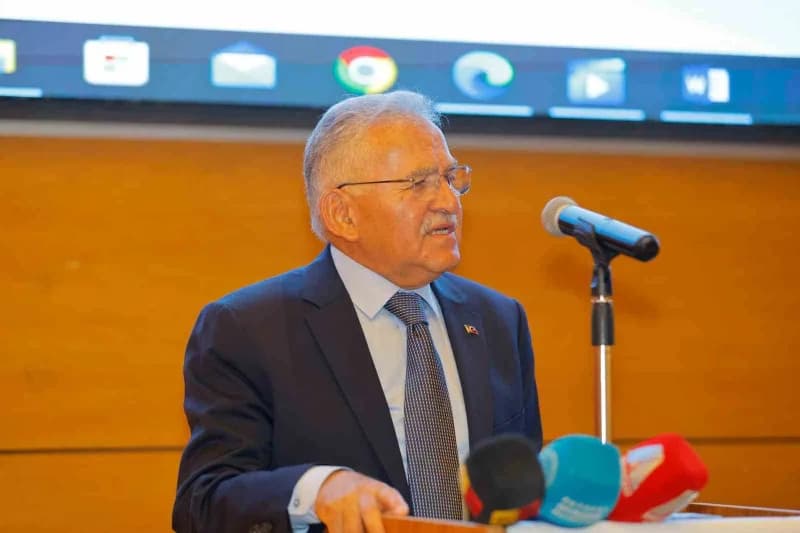 Kayseri Büyükşehir Belediye Başkanı Dr. Memduh Büyükkılıç, Kayseri Kent Konseyi’nin Seçimli Olağan Genel Kurulu’na katıl