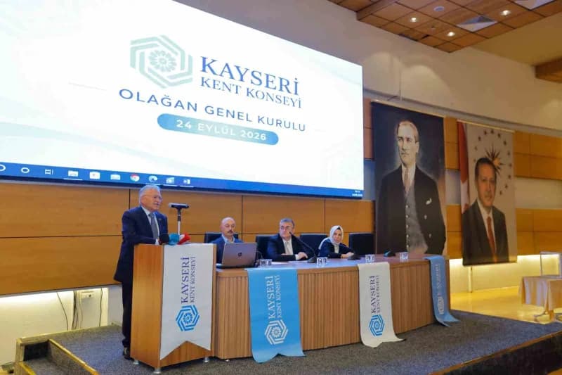 Kayseri Büyükşehir Belediye Başkanı Dr. Memduh Büyükkılıç, Kayseri Kent Konseyi’nin Seçimli Olağan Genel Kurulu’na katıl