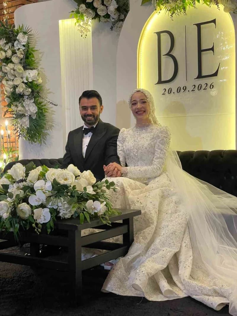 Erciyes İstişare ve İş İnsanları Topluluğu Başkanı İsmail Ejder’in kızı Beyza Ejder ile Enes Dağ, düzenlenen görkemli dü