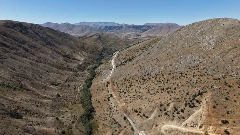 Kayseri Büyükşehir Belediyesi, Sarız ilçesi Sancakağıl ile Tavla mahalleleri arasındaki 1,3 kilometrelik güzergâhta yol