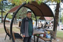 Kayseri Erciyes Üniversitesi Hastanesi bahçesinde sosyal medya iddialarına ilişkin açıklama yapan aile