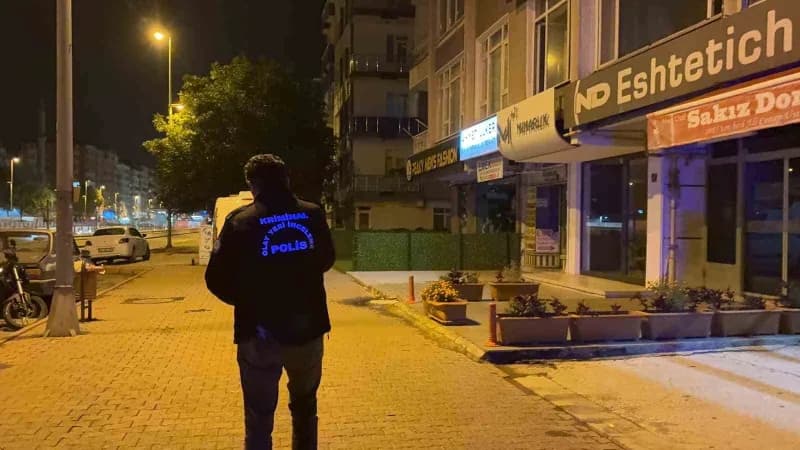 Kayseri’nin Kocasinan ilçesinde annesiyle birlikte yaşayan 55 yaşındaki şahıs evinde ölü bulundu.