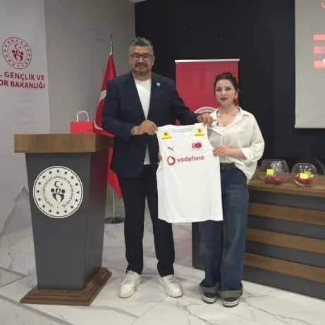 2026-2027 Voleybol Sezonu öncesinde kulüp yöneticileri, antrenör ve sporculara yönelik bilgilendirme toplantısı düzenlen