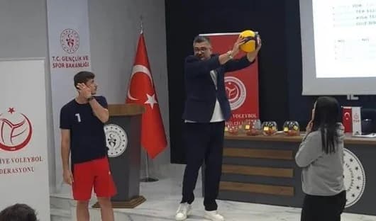 2026-2027 Voleybol Sezonu öncesinde kulüp yöneticileri, antrenör ve sporculara yönelik bilgilendirme toplantısı düzenlen