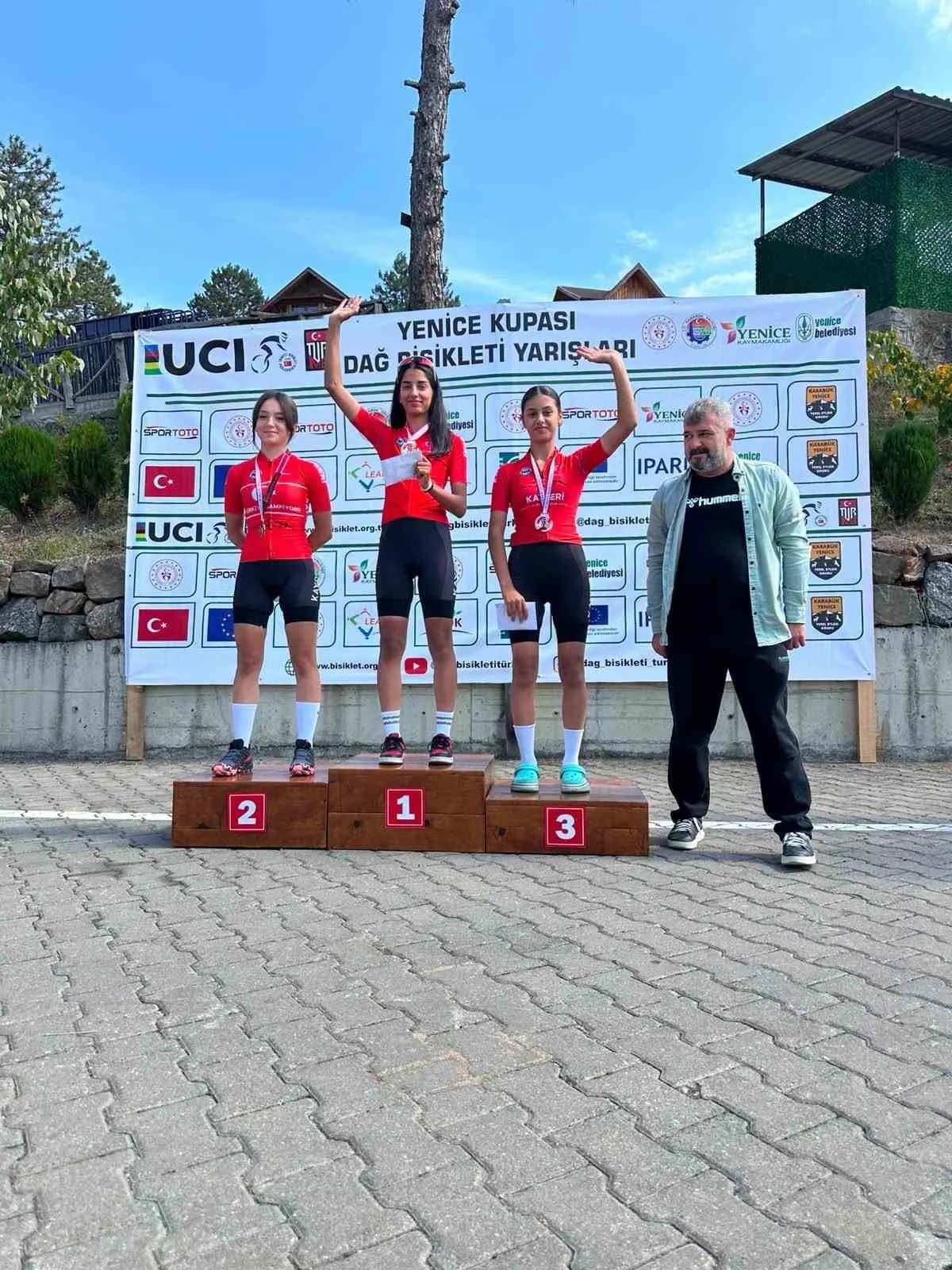 Karabük’te düzenlenen Yenice MTB Cup müsabakalarında Kayseri’yi temsil eden sporcular, U17 kategorilerinde elde ettikler