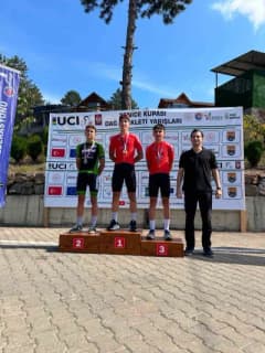 Kayseri’li sporcular Yenice MTB Cup’ta madalya töreninde yer alıyor
