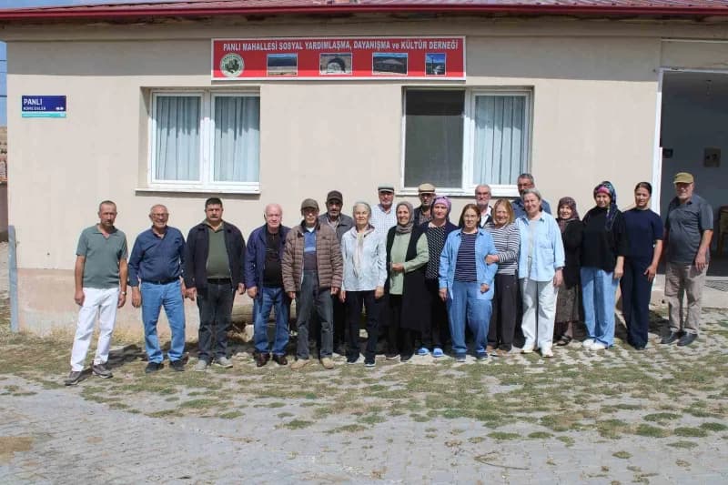 Kayserili Elif Eralp’in Berlin’deki siyasi başarısı Panlı Mahallesi’nde sevinçle karşılandı
