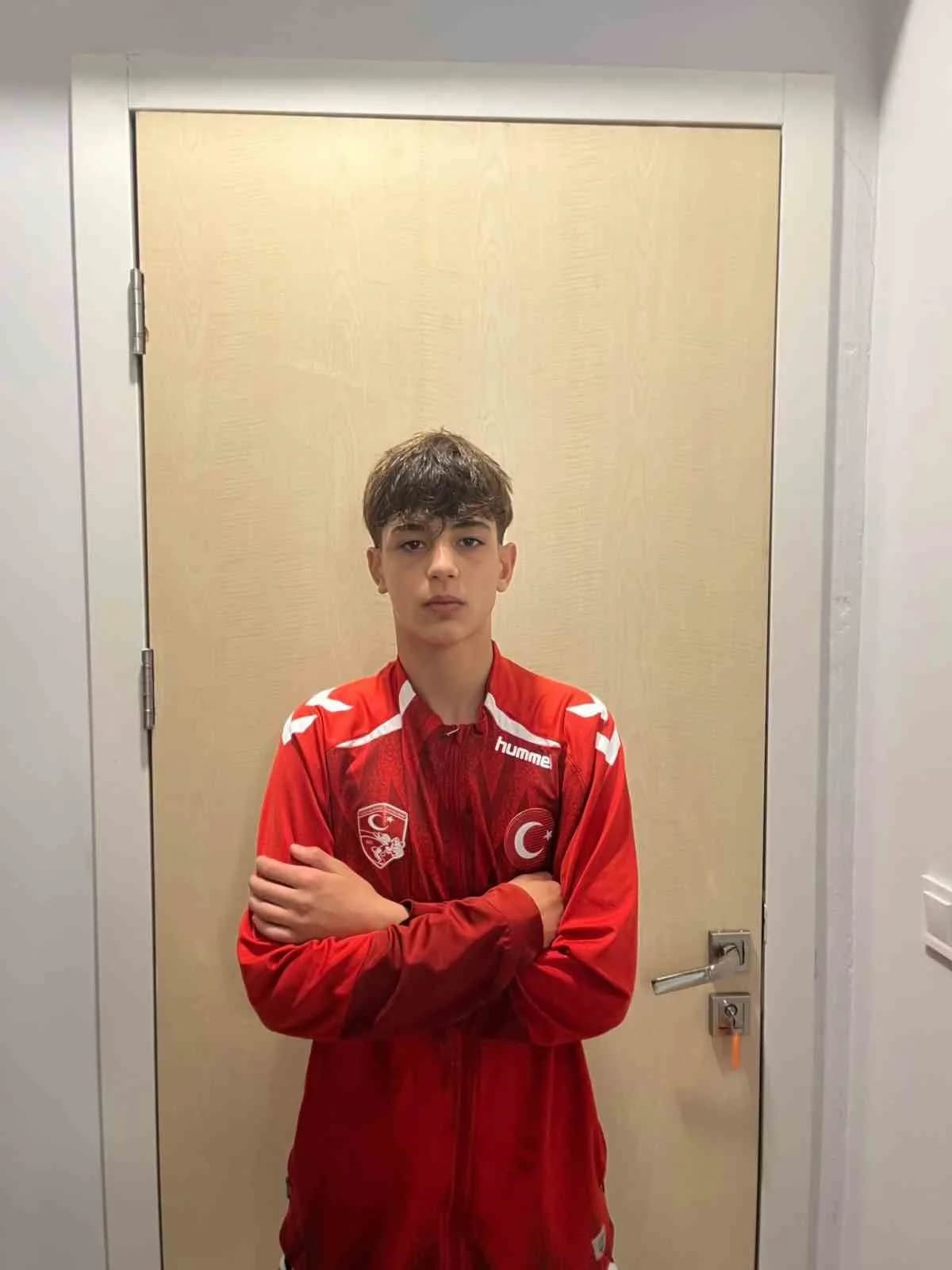 Kayseri Sporcu Eğitim Merkezi’nin 3 güreşçisi U-15 Balkan Şampiyonası için hazırlık yapıyor